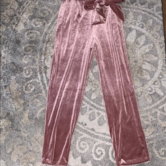 NWT Express velvet jumpsuit - Picture 3 of 6